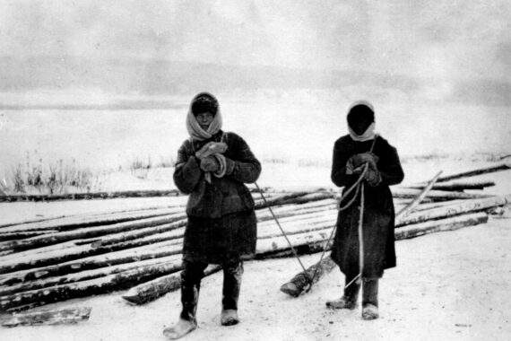Deux lituaniennes en relégation dans la région de Krasnoïarsk, 1949. Source: Okupacijų ir laisvės kovų muziejus (Vilnius)